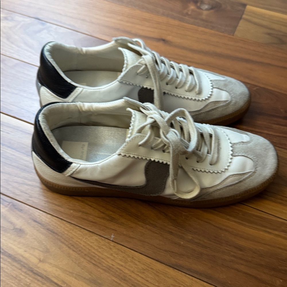 Dolce Vita Notice Sneaker - White/Grey Leather - Picture 5 of 9